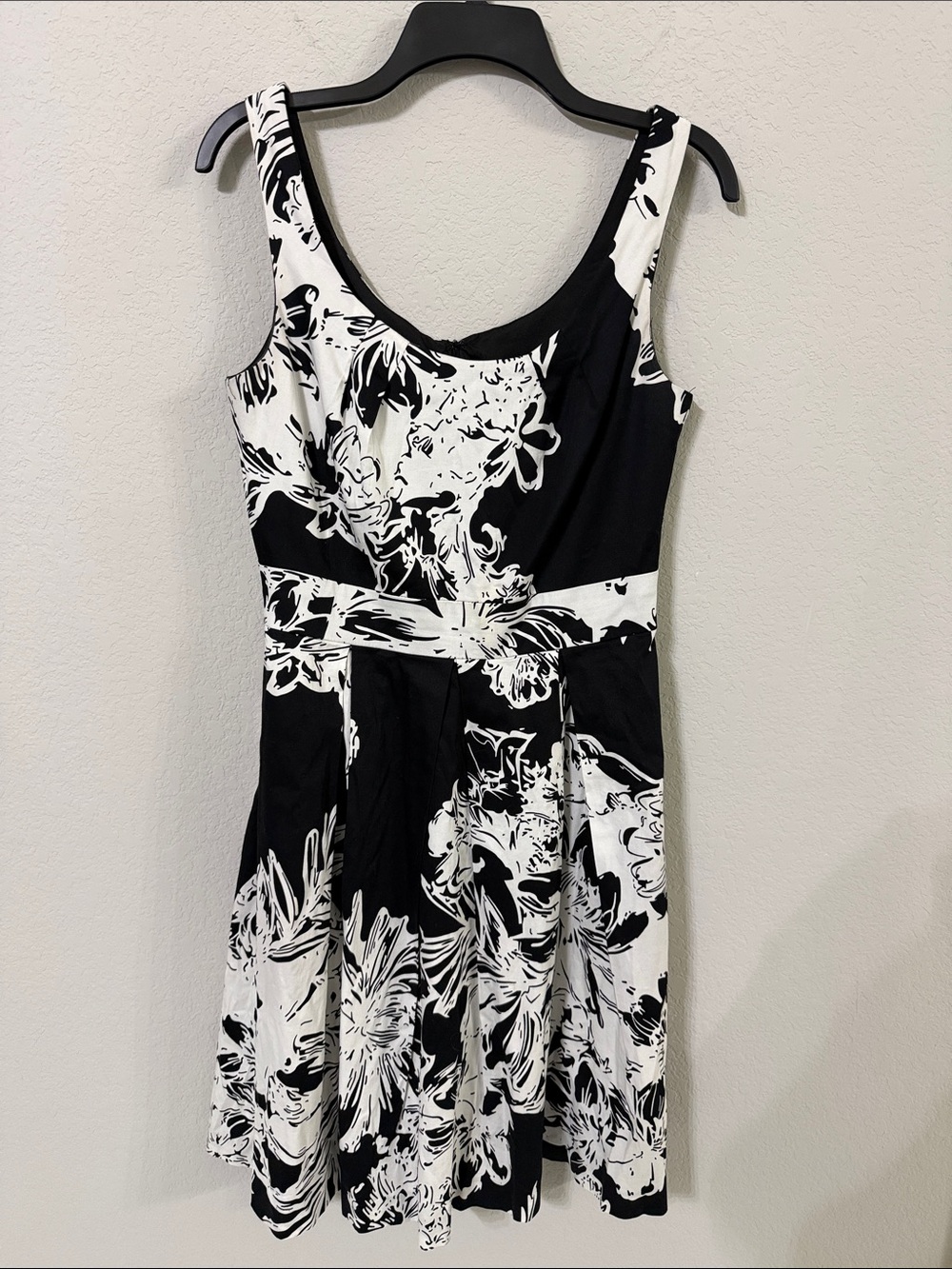 White House Black Market Black & White Floral Midi Dress